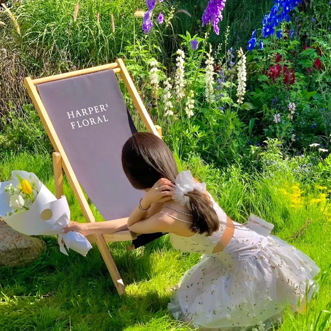 泡沫欢腾的香槟美酒